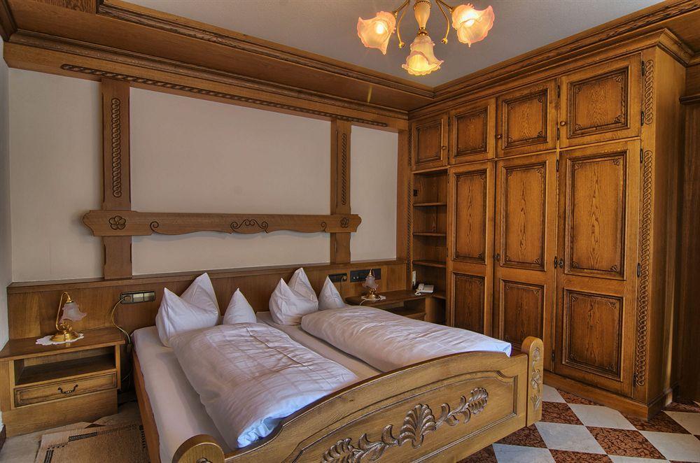 Hotel Hirsch Бад-Петерсталь-Ґрісбах Екстер'єр фото
