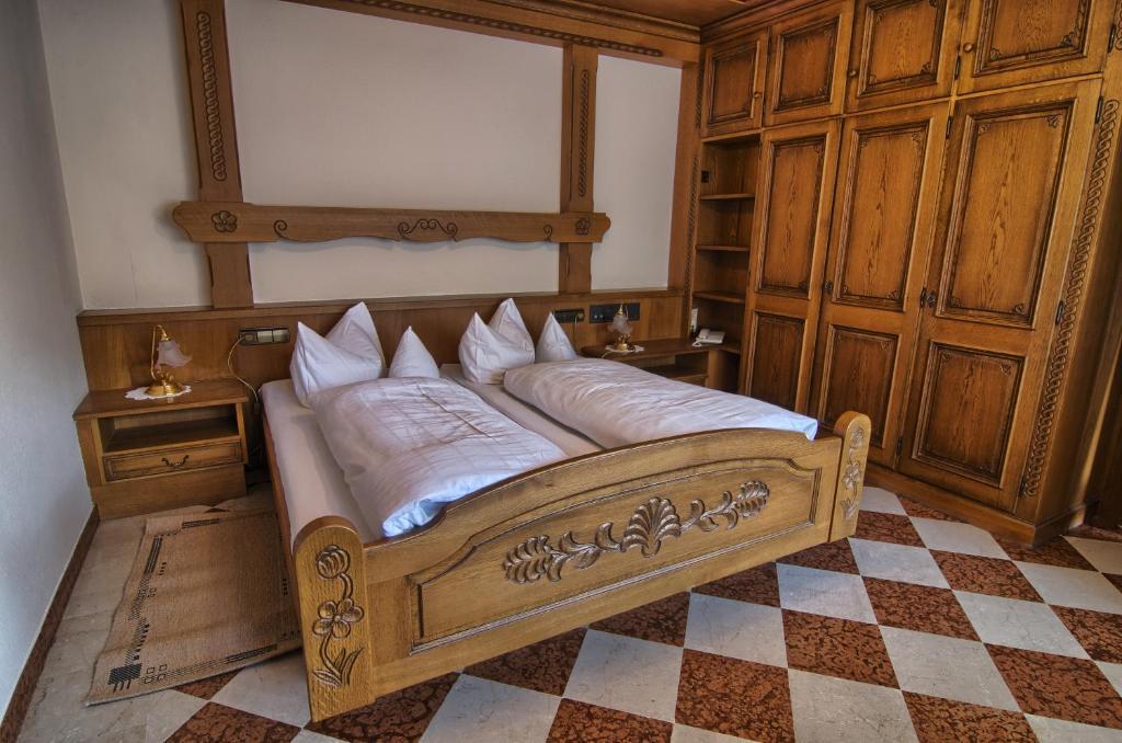 Hotel Hirsch Бад-Петерсталь-Ґрісбах Екстер'єр фото