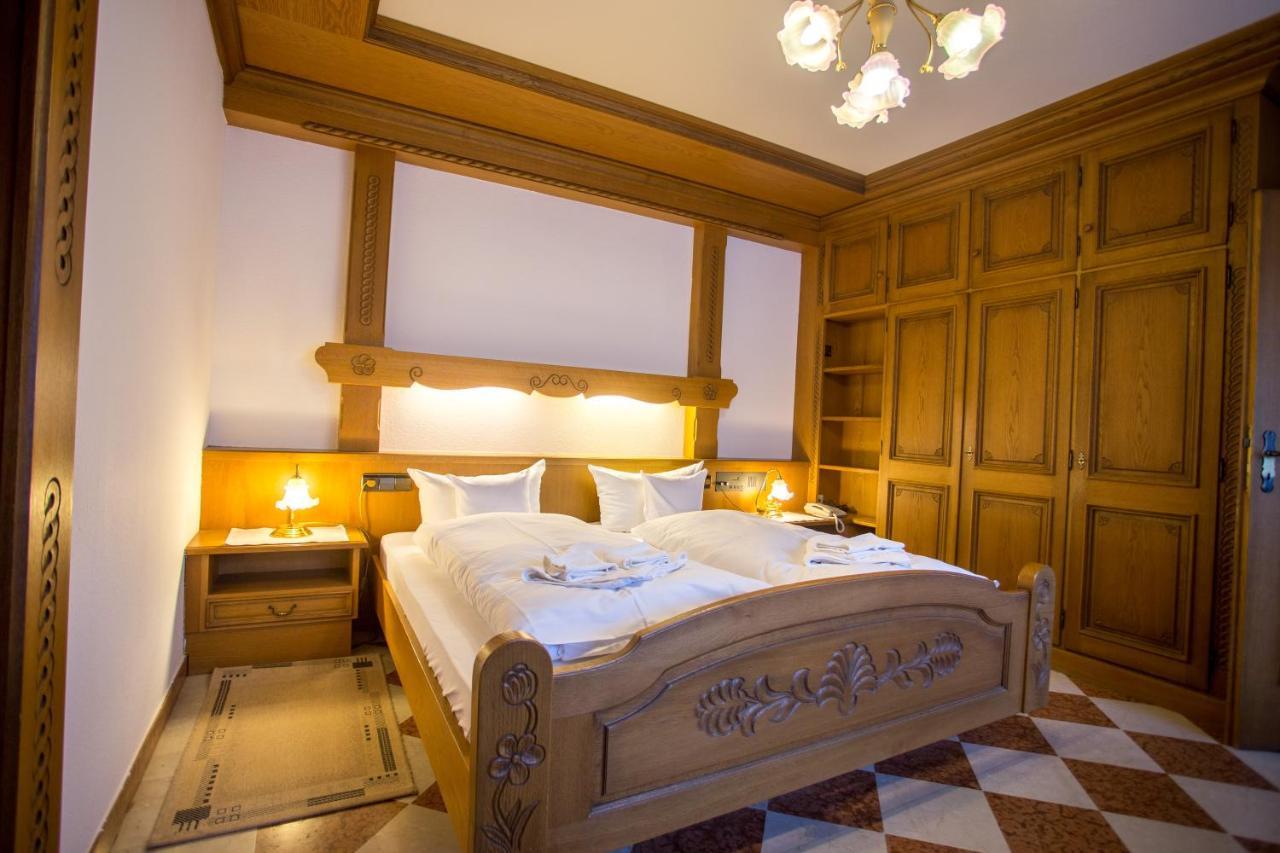 Hotel Hirsch Бад-Петерсталь-Ґрісбах Екстер'єр фото