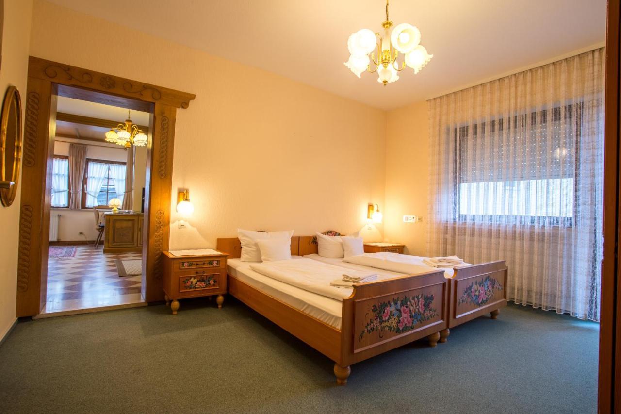 Hotel Hirsch Бад-Петерсталь-Ґрісбах Екстер'єр фото